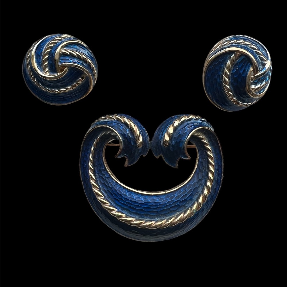 Trifari L’ORIENT Blue Enamel Set Brooch Earrings